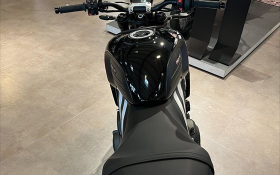 Gebrauchtmotorrad Triumph Trident 660 - Bild 8