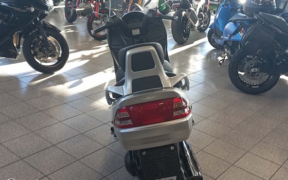 Gebrauchtmotorrad Suzuki Burgman 400 - Bild 4 Gebrauchtmotorrad Suzuki Burgman 400 - Bild 4