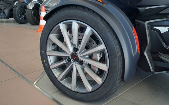 Gebrauchtmotorrad Can-Am Spyder RT-S - Bild 11