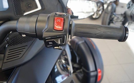 Gebrauchtmotorrad Can-Am Spyder RT-S - Bild 15