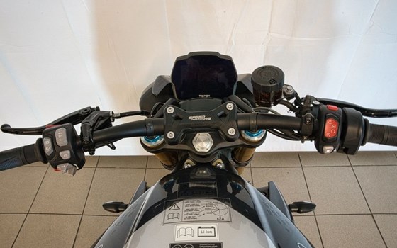 Gebrauchtmotorrad Triumph Speed Triple 1200 RS - Bild 11