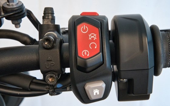 Gebrauchtmotorrad Triumph Speed Triple 1200 RS - Bild 14