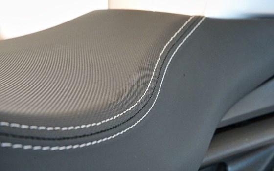 Gebrauchtmotorrad Triumph Speed Triple 1200 RS - Bild 21