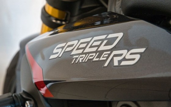 Gebrauchtmotorrad Triumph Speed Triple 1200 RS - Bild 22