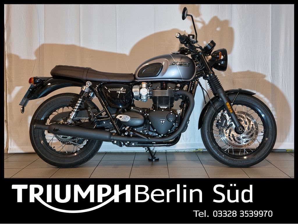 Triumph Bonneville T120 Black