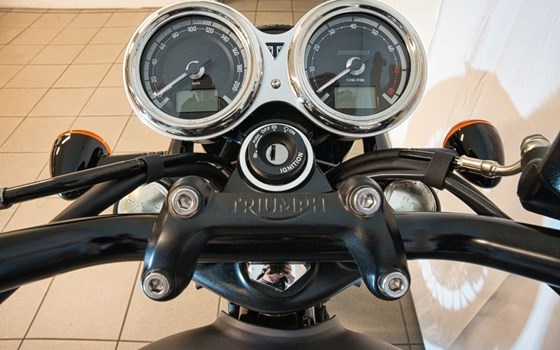 Gebrauchtmotorrad Triumph Bonneville T120 Black - Bild 11