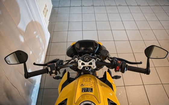 Gebrauchtmotorrad Triumph Street Triple RS - Bild 7