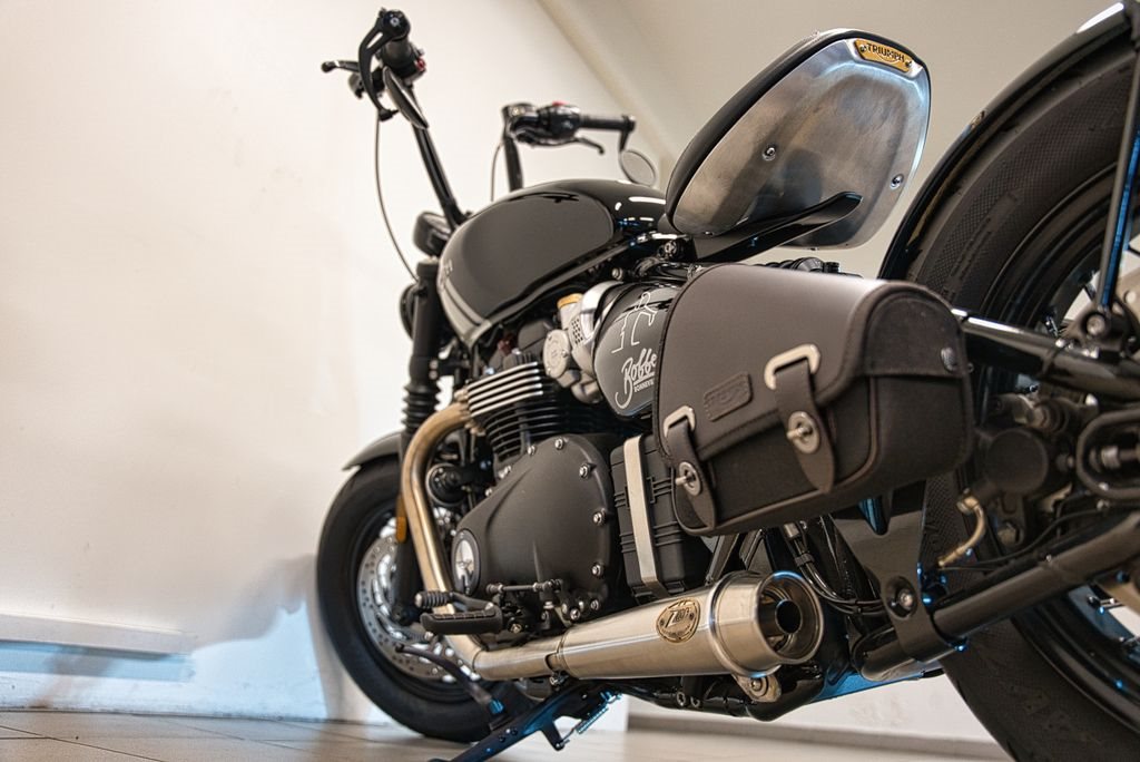 Gebrauchte Triumph Bonneville Bobber, JET BLACK ASH GRAY Baujahr