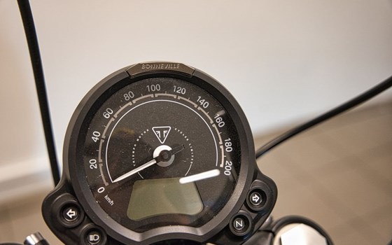 Gebrauchtmotorrad Triumph Bonneville Bobber - Bild 14