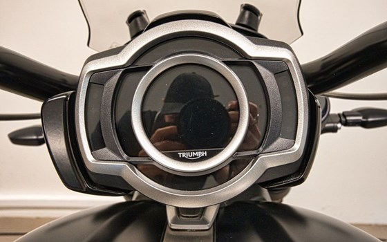 Gebrauchtmotorrad Triumph Rocket 3 Storm GT - Bild 10