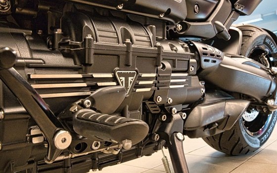Gebrauchtmotorrad Triumph Rocket 3 Storm GT - Bild 17