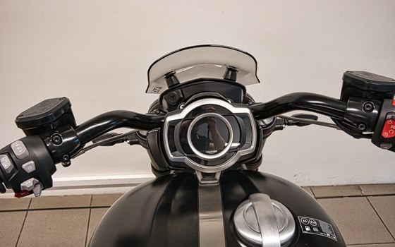 Gebrauchtmotorrad Triumph Rocket 3 Storm GT - Bild 9