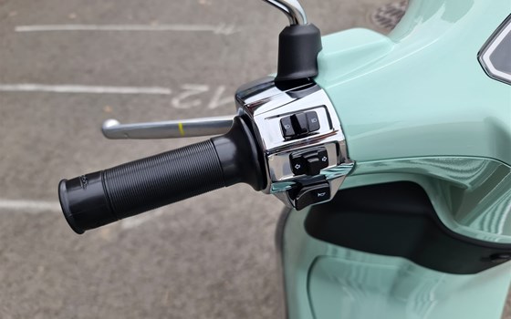 Neufahrzeug Vespa Primavera 50 - Bild 8 Neufahrzeug Vespa Primavera 50 - Bild 8