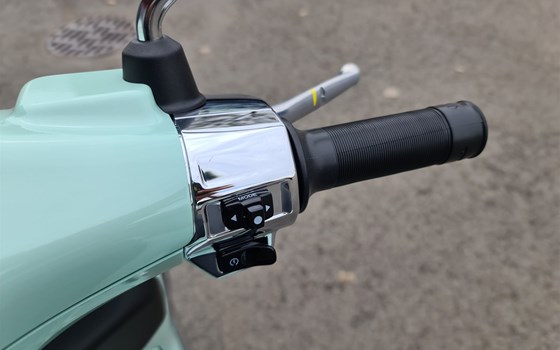 Neufahrzeug Vespa Primavera 50 - Bild 9 Neufahrzeug Vespa Primavera 50 - Bild 9