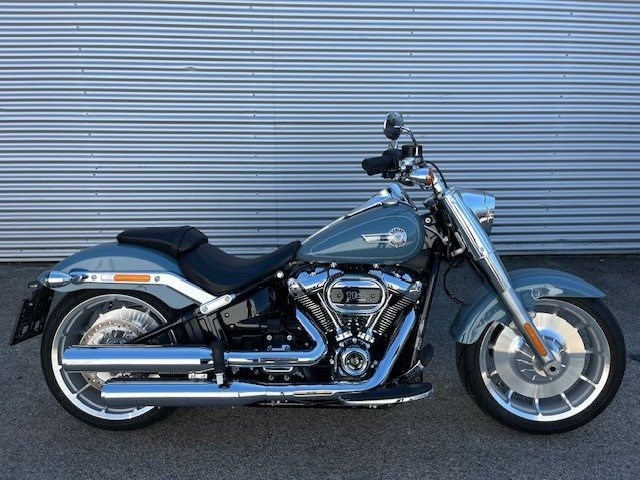 Harley-Davidson Softail Fat Boy 114 FLFBS (Sharkskin Blue) - Bild 2