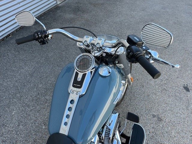 Harley-Davidson Softail Fat Boy 114 FLFBS (Sharkskin Blue) - Bild 5