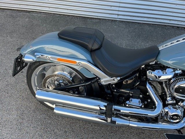 Harley-Davidson Softail Fat Boy 114 FLFBS (Sharkskin Blue) - Bild 6