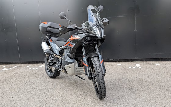 Gebrauchtmotorrad KTM 890 Adventure - Bild 1 Gebrauchtmotorrad KTM 890 Adventure - Bild 1