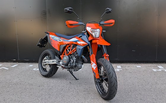 Gebrauchtmotorrad KTM 690 SMC R - Bild 1 Gebrauchtmotorrad KTM 690 SMC R - Bild 1