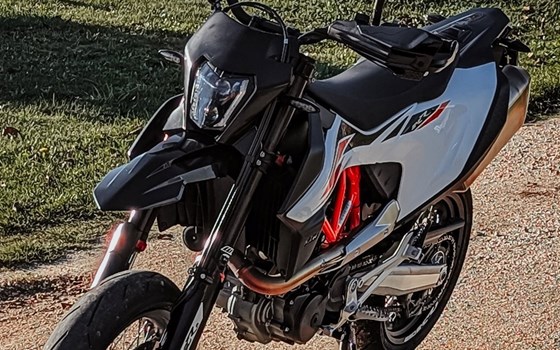 Gebrauchtmotorrad KTM 690 SMC R - Bild 2
