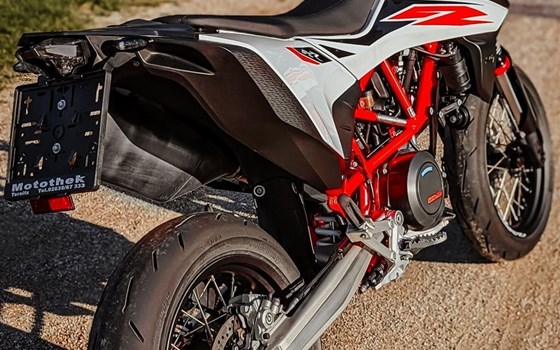 Gebrauchtmotorrad KTM 690 SMC R - Bild 4