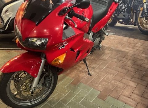Gebrauchtmotorrad Honda VFR 800 F - Bild 3