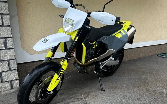 Gebrauchtmotorrad Husqvarna 701 Supermoto - Bild 1 Gebrauchtmotorrad Husqvarna 701 Supermoto - Bild 1