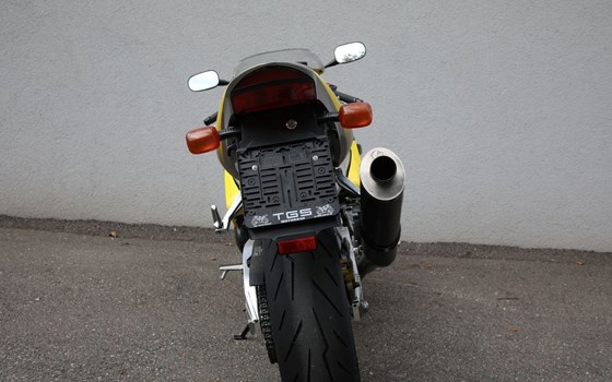 Gebrauchtmotorrad Honda CBR 900 RR Fireblade - Bild 11 Gebrauchtmotorrad Honda CBR 900 RR Fireblade - Bild 11