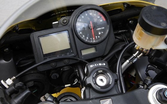 Gebrauchtmotorrad Honda CBR 900 RR Fireblade - Bild 14 Gebrauchtmotorrad Honda CBR 900 RR Fireblade - Bild 14