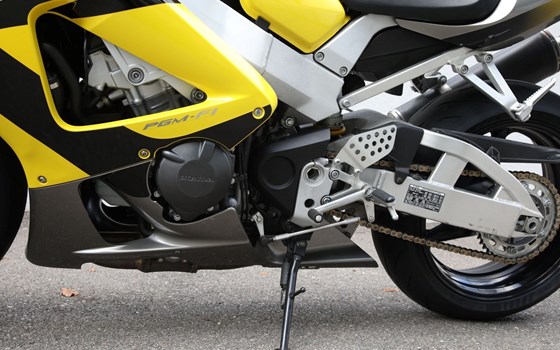 Gebrauchtmotorrad Honda CBR 900 RR Fireblade - Bild 8 Gebrauchtmotorrad Honda CBR 900 RR Fireblade - Bild 8