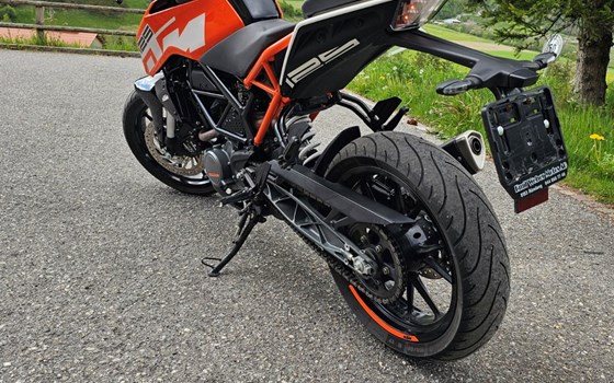 Motorrad Occasion KTM 125 Duke - Bild 8