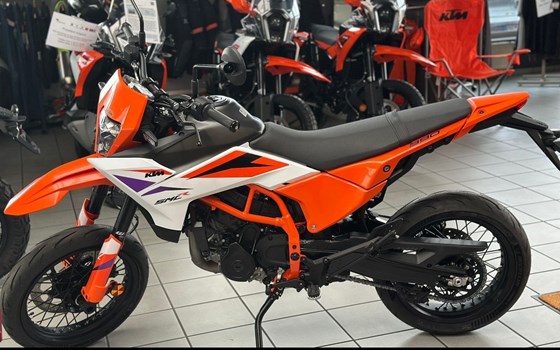 Neufahrzeug KTM 390 SMC R - Bild 1