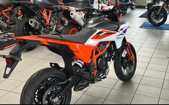 Neufahrzeug KTM 390 SMC R - Bild 3