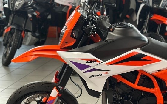 Neufahrzeug KTM 390 SMC R - Bild 8