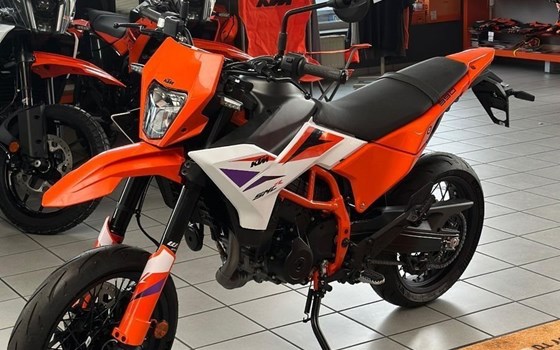 Neufahrzeug KTM 390 SMC R - Bild 9