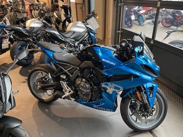 Suzuki GSX-8S