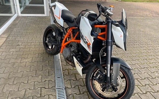 Gebrauchtmotorrad KTM 990 Super Duke R - Bild 3