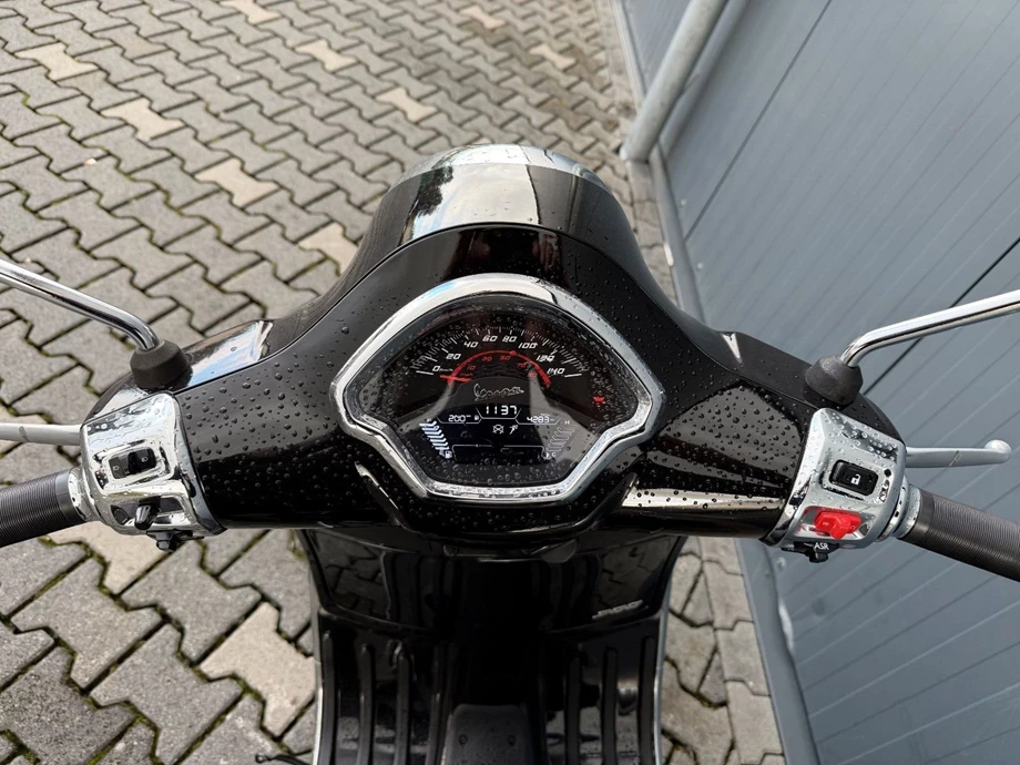Angebot Vespa GTS 300 Super Bild 4: Angebot Vespa GTS 300 Super
