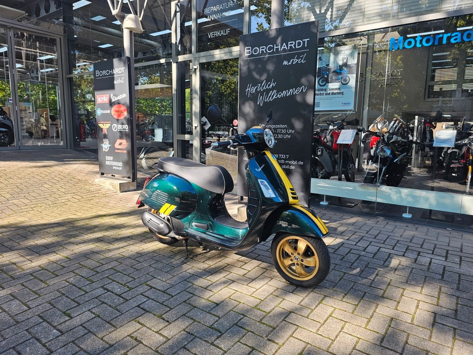 Vespa GTS 125 Racing Sixties