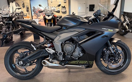 Gebrauchtmotorrad Triumph Daytona 660 - Bild 1