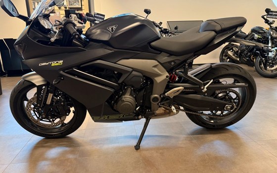 Gebrauchtmotorrad Triumph Daytona 660 - Bild 5