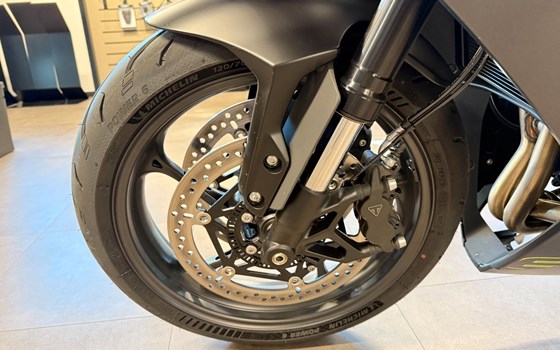 Gebrauchtmotorrad Triumph Daytona 660 - Bild 6