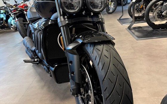 Gebrauchtmotorrad Triumph Rocket 3 Storm R - Bild 11