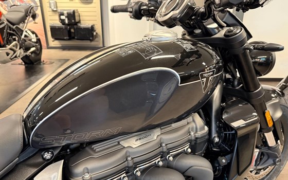 Gebrauchtmotorrad Triumph Rocket 3 Storm R - Bild 4
