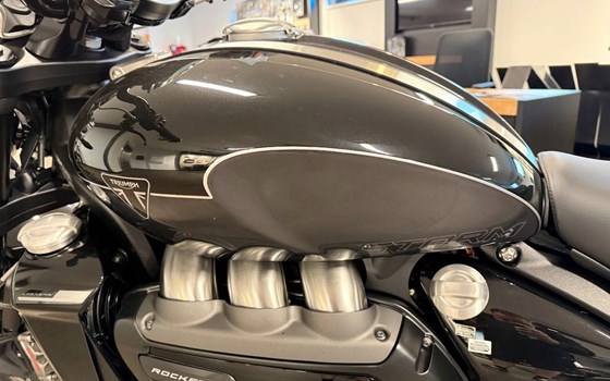 Gebrauchtmotorrad Triumph Rocket 3 Storm R - Bild 9