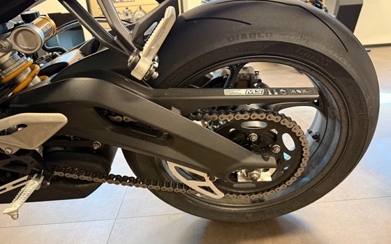 Gebrauchtmotorrad Triumph Street Triple 765 RS - Bild 10