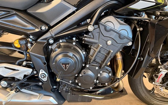 Gebrauchtmotorrad Triumph Street Triple 765 RS - Bild 3