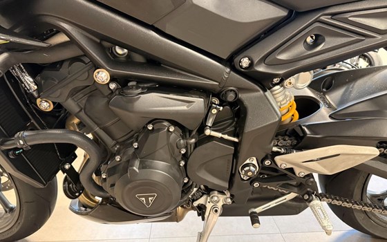 Gebrauchtmotorrad Triumph Street Triple 765 RS - Bild 8