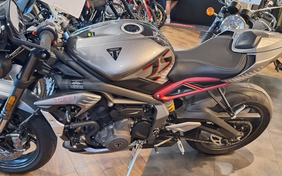 Gebrauchtmotorrad Triumph Street Triple RS - Bild 2