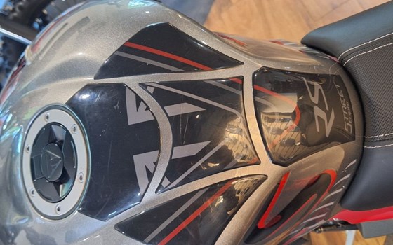 Gebrauchtmotorrad Triumph Street Triple RS - Bild 4